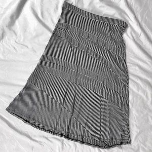 INC black & white wee striped tiered skirt (Sz M)
